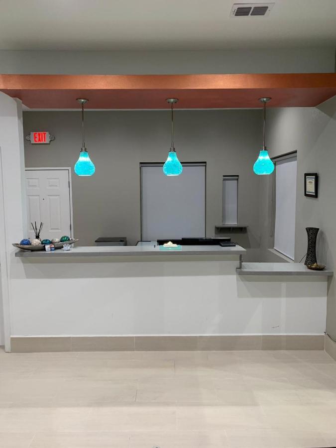 Homestay Inn & Suites Edinburg Extérieur photo