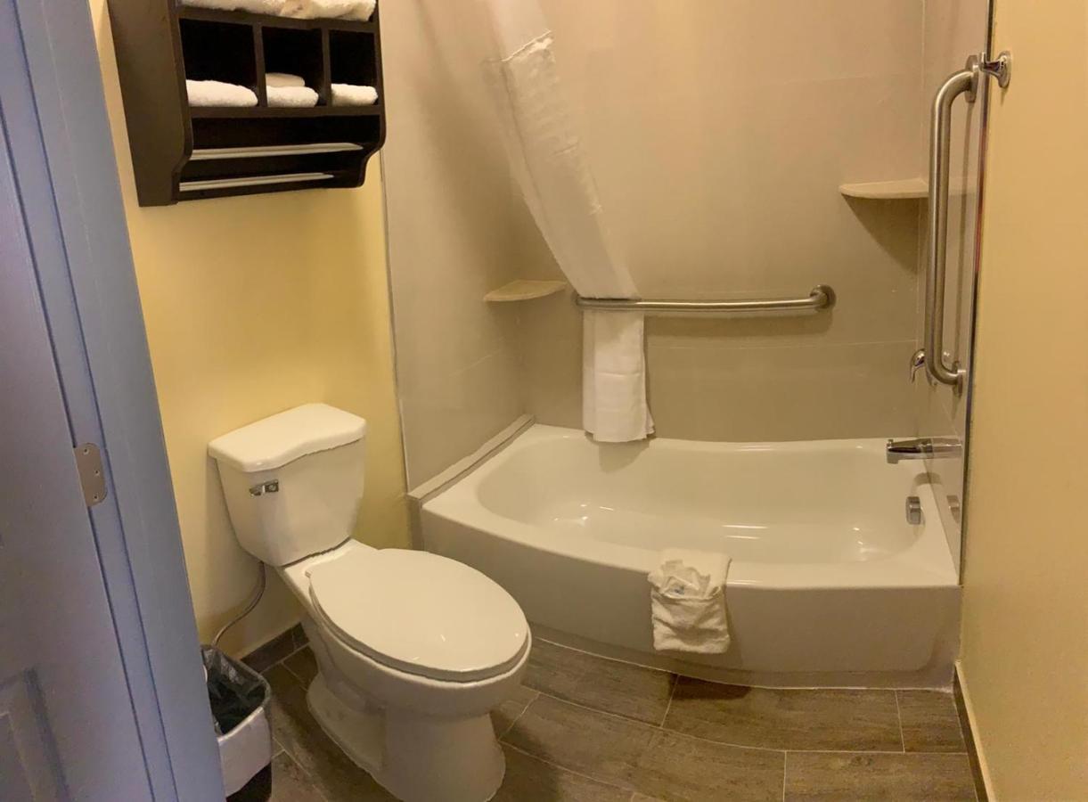 Homestay Inn & Suites Edinburg Extérieur photo